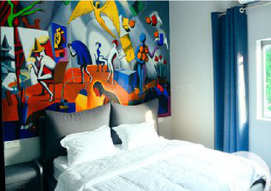 红安对于酒店的墙体彩绘而言更注重哪些方面？